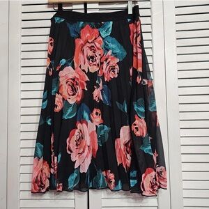 Jaclyn Smith - Floral‎ Skirt